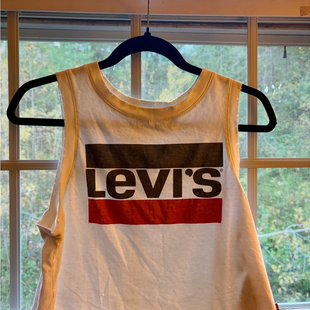 Levi's White and Brown Logo Tee